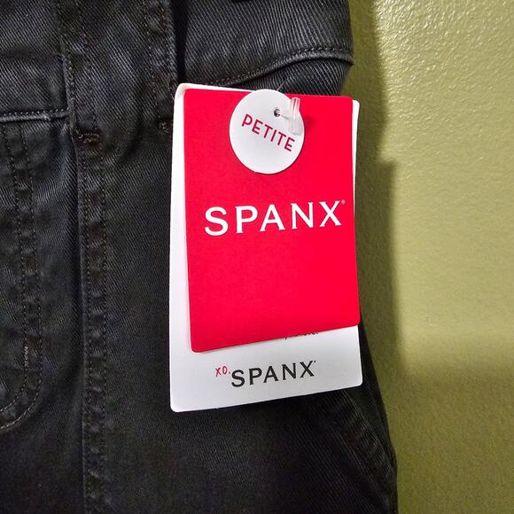 Spanx Women's Washed Black Stretch Twill Ankle Cargo Pants Size Small Petite NWT - Picture 6 of 12